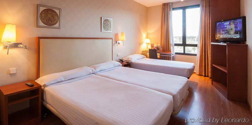 Th Boadilla Hotel Boadilla del Monte Exterior photo
