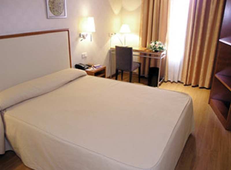 Th Boadilla Hotel Boadilla del Monte Exterior photo